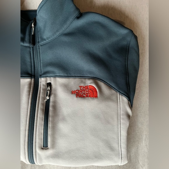 The North Face Men's M Softshell Jacket - Picture 4 of 13